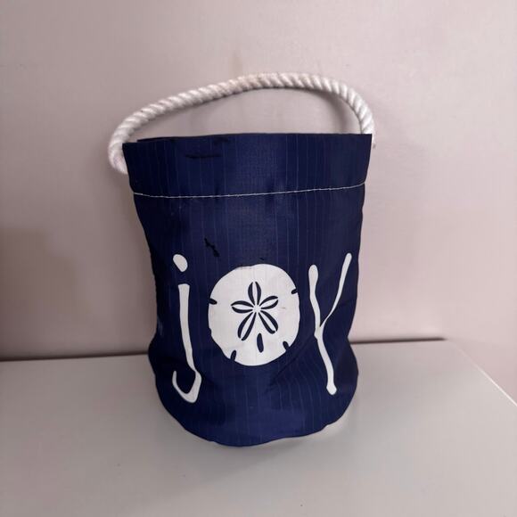 Sea Bags JOY Sand Dollar Bucket Bag Recycled Sails Navy Blue and White Maine - Picture 1 of 6